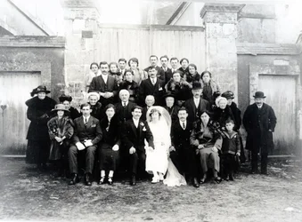 Esküvői fénykép a francia Sarthe régióban, 1920 körül